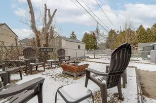 1219 S 90th St, West Allis, WI 53214 - Photo 10