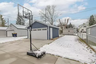 1219 S 90th St, West Allis, WI 53214 - Photo 6