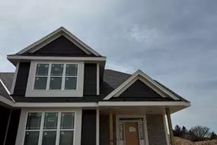 617 Talbots Woods Dr, Dousman, WI 53118 - Photo 2