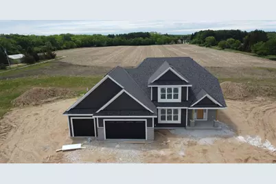 617  Talbots Woods Dr, Dousman, WI 53118 - Photo 1
