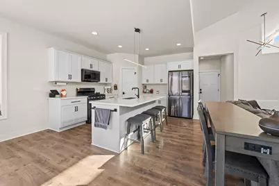 3318  Limerick Ln, Sheboygan, WI 53083 - Photo 4