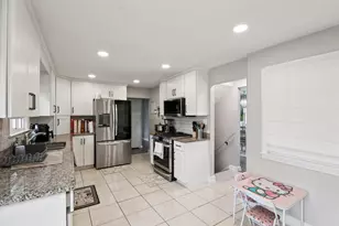 9035 W Morgan Ave, Milwaukee, WI 53228 - Photo 12