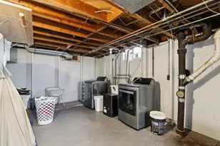 9035 W Morgan Ave, Milwaukee, WI 53228 - Photo 32