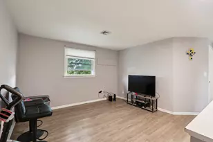 9035 W Morgan Ave, Milwaukee, WI 53228 - Photo 30