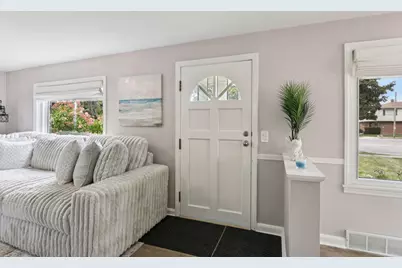 9035  W Morgan Ave, Milwaukee, WI 53228 - Photo 4