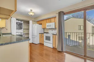 73 University Dr, Fond du Lac, WI 54935 - Photo 8