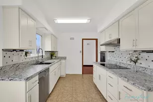 4630 W Anthony Dr, Greenfield, WI 53219 - Photo 16