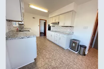 4630 W Anthony Dr, Greenfield, WI 53219 - Photo 8