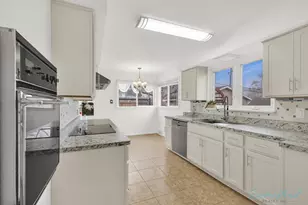 4630 W Anthony Dr, Greenfield, WI 53219 - Photo 14