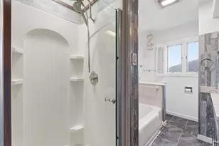 4630 W Anthony Dr, Greenfield, WI 53219 - Photo 12