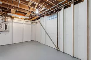 4630 W Anthony Dr, Greenfield, WI 53219 - Photo 18