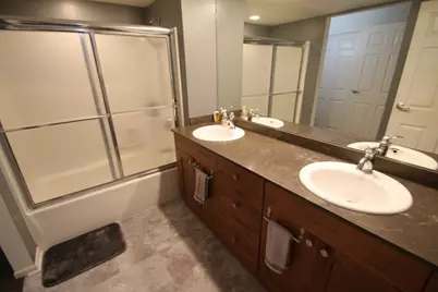 270 E Highland Ave #516, Milwaukee, WI 53202 - Photo 16