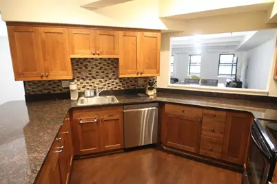 270 E Highland Ave #516, Milwaukee, WI 53202 - Photo 10