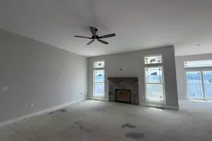 527 Talbots Woods Dr, Dousman, WI 53118 - Photo 2