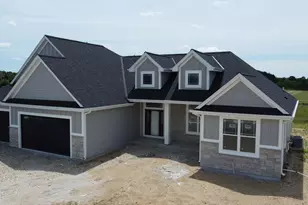 527 Talbots Woods Dr, Dousman, WI 53118 - Photo 1