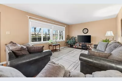 5028 N 131st St, Butler, WI 53007 - Photo 6