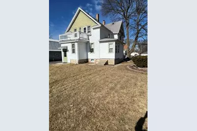 N89W16329  Cleveland Ave, Menomonee Falls, WI 53051 - Photo 8
