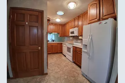 350  Hartford Sq, Hartford, WI 53027 - Photo 6