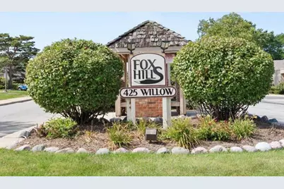 425 W Willow Ct #109, Fox Point, WI 53217 - Photo 2