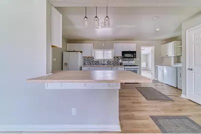 405 W Sugar Ln, Glendale, WI 53217 - Photo 6