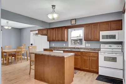 614  13th St, La Crosse, WI 54601 - Photo 8