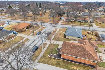 7413 W Ohio Ave, Milwaukee, WI 53219 - Photo 26