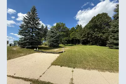 2346 W Washington St, West Bend, WI 53095 - Photo 6