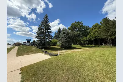 2346 W Washington St, West Bend, WI 53095 - Photo 4