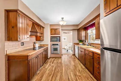 14530  Lindsay Dr, Brookfield, WI 53005 - Photo 6