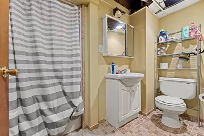 809  Ridgeway Dr, Pewaukee, WI 53072 - Photo 26