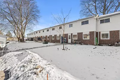 809  Ridgeway Dr, Pewaukee, WI 53072 - Photo 32