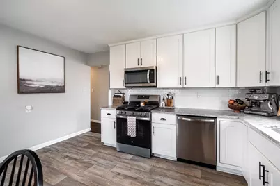 332  Greenmeadow Dr, Waukesha, WI 53188 - Photo 12