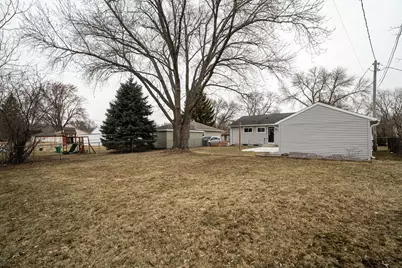 332  Greenmeadow Dr, Waukesha, WI 53188 - Photo 40