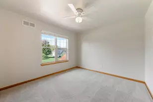 W273N2420 Arlington Ct, Pewaukee, WI 53072 - Photo 30