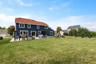 W273N2420 Arlington Ct, Pewaukee, WI 53072 - Photo 48