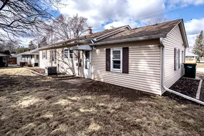 917  Jefferson St, West Bend, WI 53090 - Photo 4