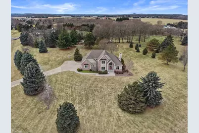 851  Ravine Ridge Dr, Richfield, WI 53017 - Photo 2