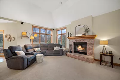 851  Ravine Ridge Dr, Richfield, WI 53017 - Photo 8