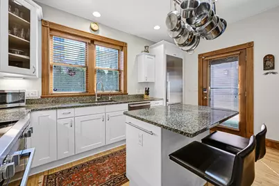 1624 N Farwell Ave, Milwaukee, WI 53202 - Photo 12