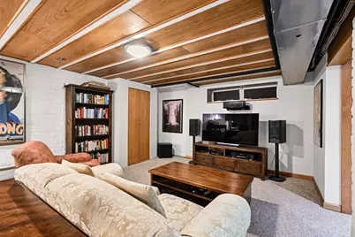 1624 N Farwell Ave, Milwaukee, WI 53202 - Photo 26