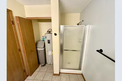 907  Fox Creek Dr #2, Watertown, WI 53098 - Photo 12