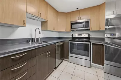 1633 N Prospect Ave #16C, Milwaukee, WI 53202 - Photo 8