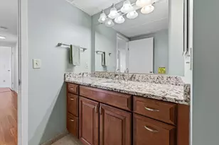 1633 N Prospect Ave, Milwaukee, WI 53202 - Photo 14