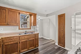 7083 N 43rd St, Milwaukee, WI 53209 - Photo 4