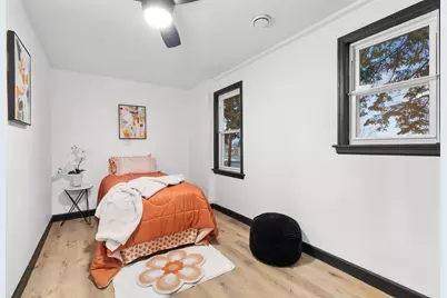 W156N8813  Pilgrim Rd, Menomonee Falls, WI 53051 - Photo 16