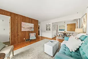 8112 W Daphne St, Milwaukee, WI 53223 - Photo 6