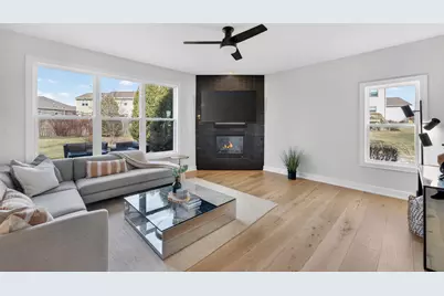 9483  Ashbury Ln, Pleasant Prairie, WI 53158 - Photo 10