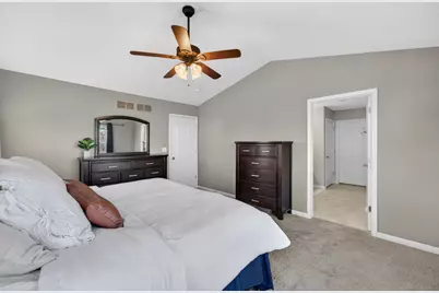 9483  Ashbury Ln, Pleasant Prairie, WI 53158 - Photo 16