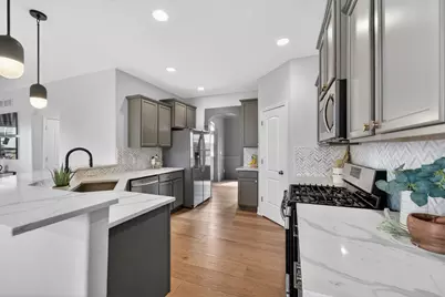 9483  Ashbury Ln, Pleasant Prairie, WI 53158 - Photo 6