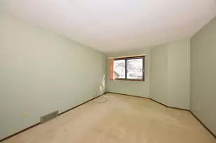 7801 W Heather Ave, Milwaukee, WI 53223 - Photo 12